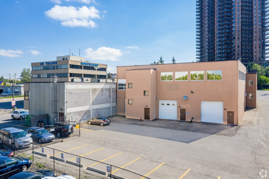 More Photos Of 9715 Horton Rd SW, Calgary Showroom For Lease