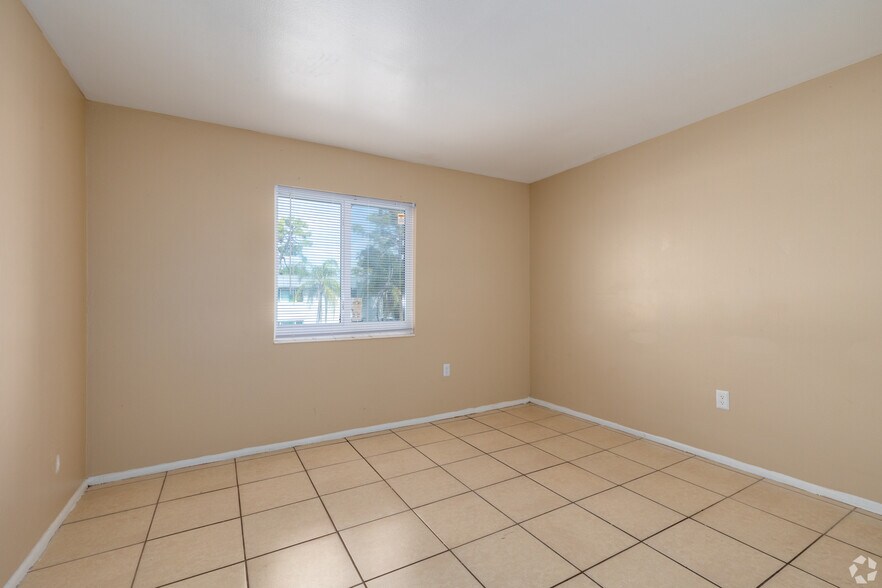 More Photos Of 8372 Beacon Blvd, Fort Myers Apartments For Sale