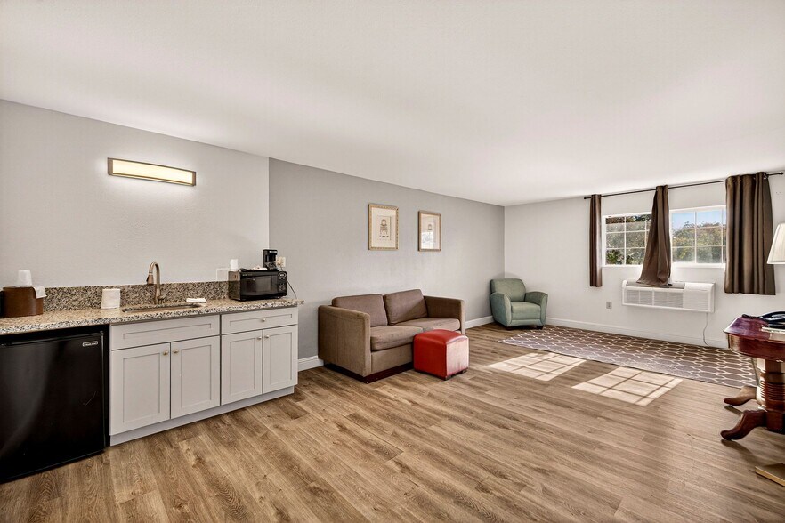 More Photos Of 725 Broadway St, Chico Hotel For Sale