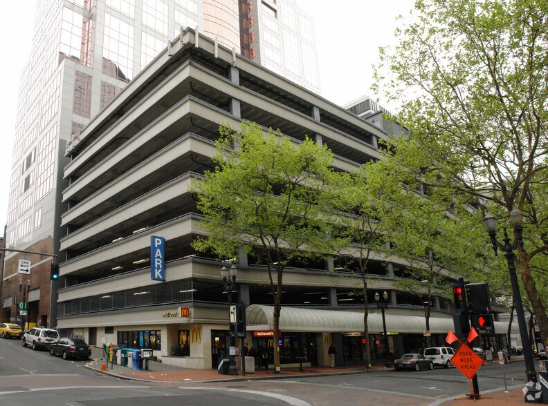 Primary Photo Of 1009-1035 SW Sixth Ave, Portland Parking Garage For Lease