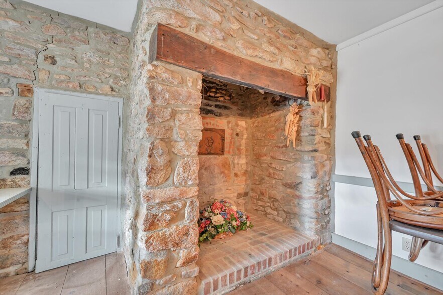 More Photos Of 349 Huffs Church Rd, Mertztown Restaurant For Sale