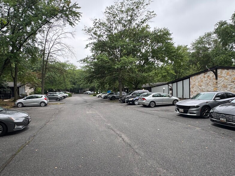 More Photos Of 8103 Glen Hollow Dr, Glen Burnie Apartments For Sale