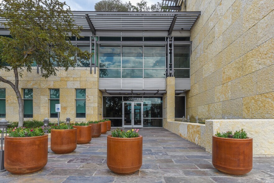 More Photos Of 200 E Basse Rd, San Antonio Office For Lease