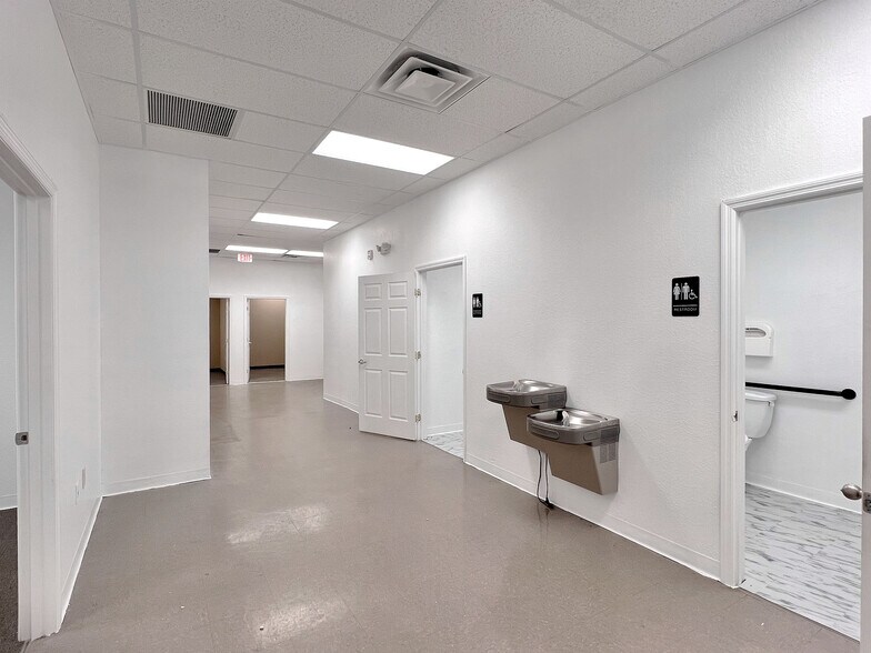 More Photos Of 130-132 W Central Ave, Winter Haven Storefront For Sale