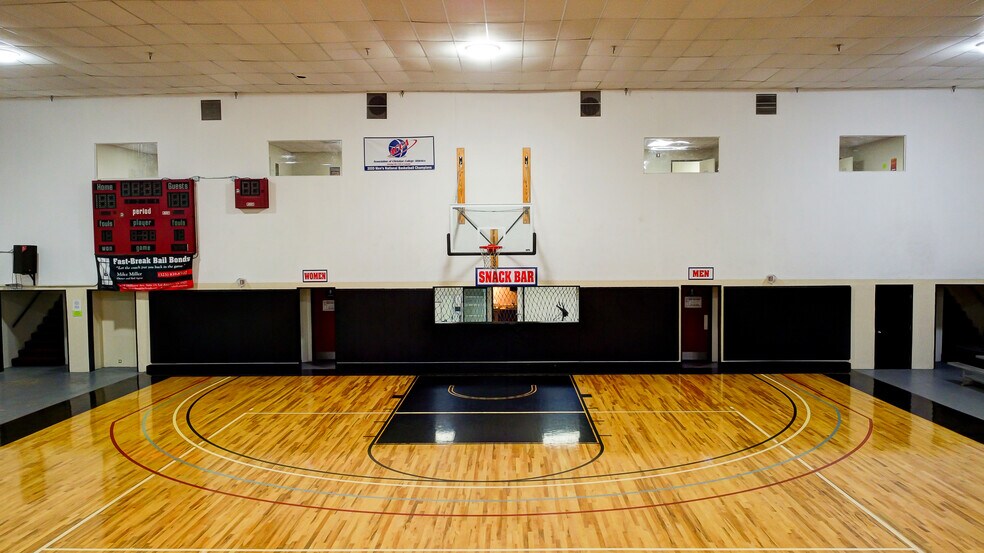 More Photos Of 950 S Central Ave, Compton Schools For Sale