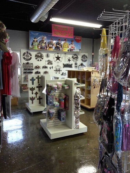 More Photos Of 206 NW Dearborn Ave, Lawton Restaurant For Sale