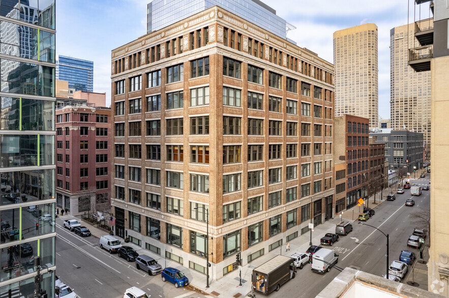 Primary Photo Of 600 W Jackson Blvd, Chicago Office For Lease