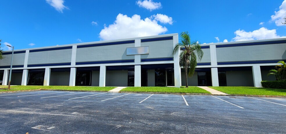 More Photos Of 11701 NW 102nd Rd, Medley Warehouse For Lease