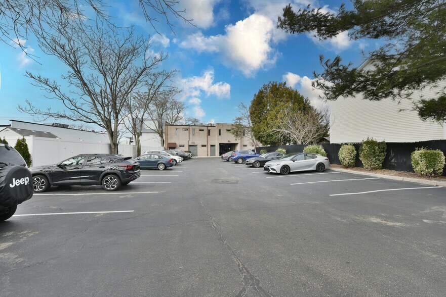 More Photos Of 475 Main St, Farmingdale Medical For Sale
