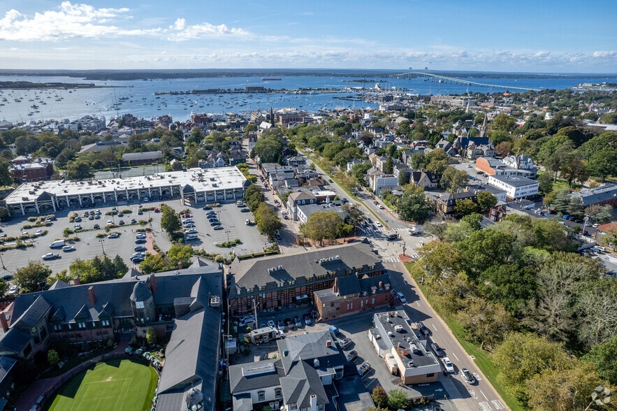 More Photos Of 160-184 Bellevue Ave, Newport General Retail For Lease
