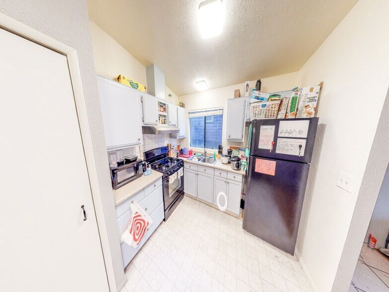 More Photos Of 3311 Martin Luther King Jr Way, Oakland Apartments For Sale