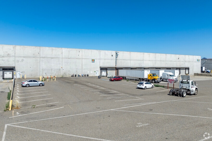 More Photos Of 415 Codoni Ave, Modesto Warehouse For Lease