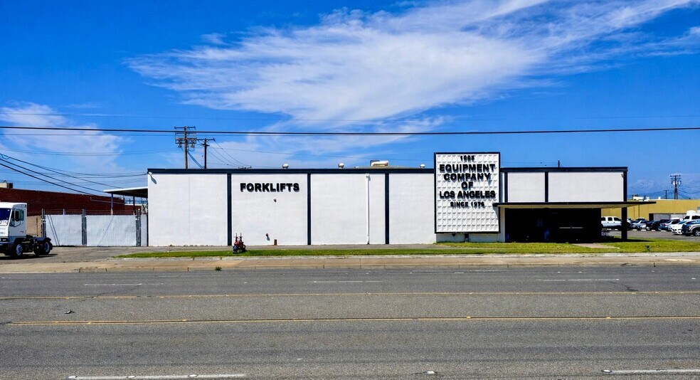 More Photos Of 1005 E Orangethorpe Ave, Anaheim Warehouse For Sale