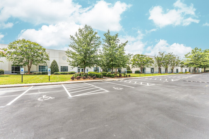 More Photos Of 4336 Federal Dr, Greensboro Unknown For Lease