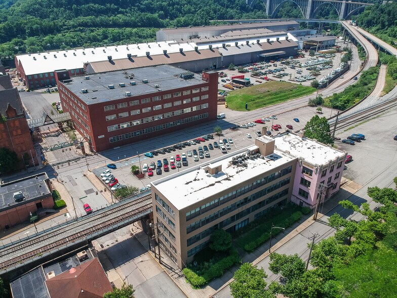 More Photos Of 664 Linden Ave, East Pittsburgh Flex For Sale