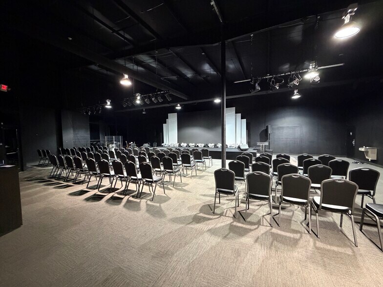 More Photos Of 11755 W Little York Rd, Houston Industrial For Lease
