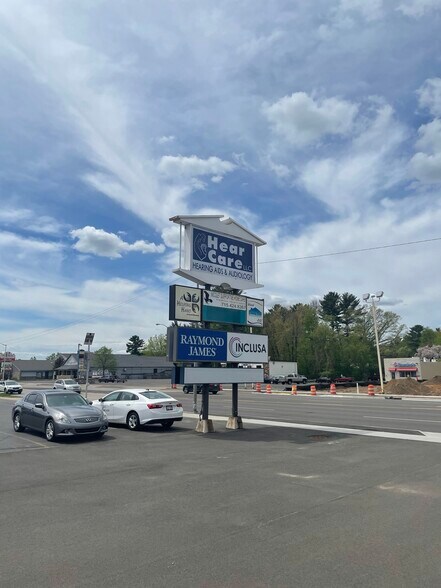 More Photos Of 2811 8th St, Wisconsin Rapids Office For Lease