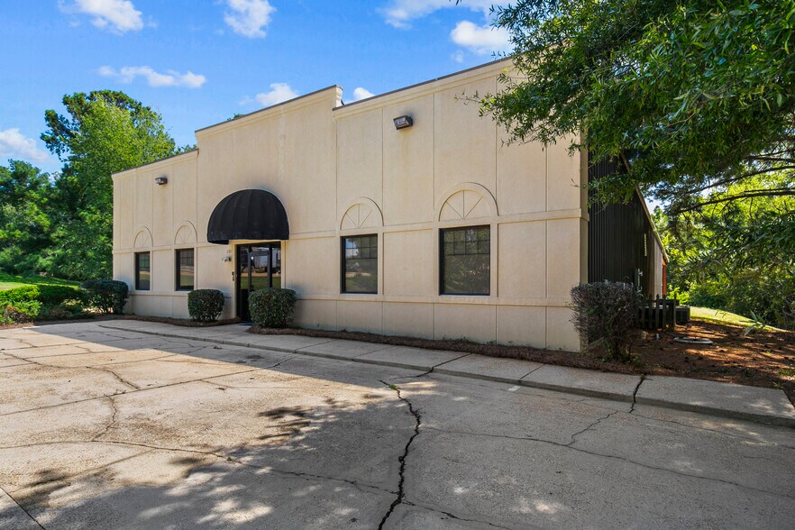 More Photos Of 125 Solleftea Dr, Madison Industrial For Lease
