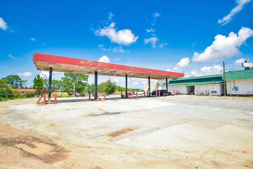 More Photos Of 2005 North St, Ashburn Truck Stop For Sale