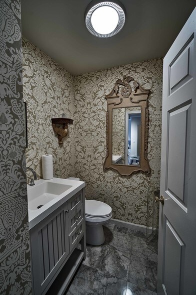 More Photos Of 584 State Rt 17, Ridgewood Office Residential For Lease