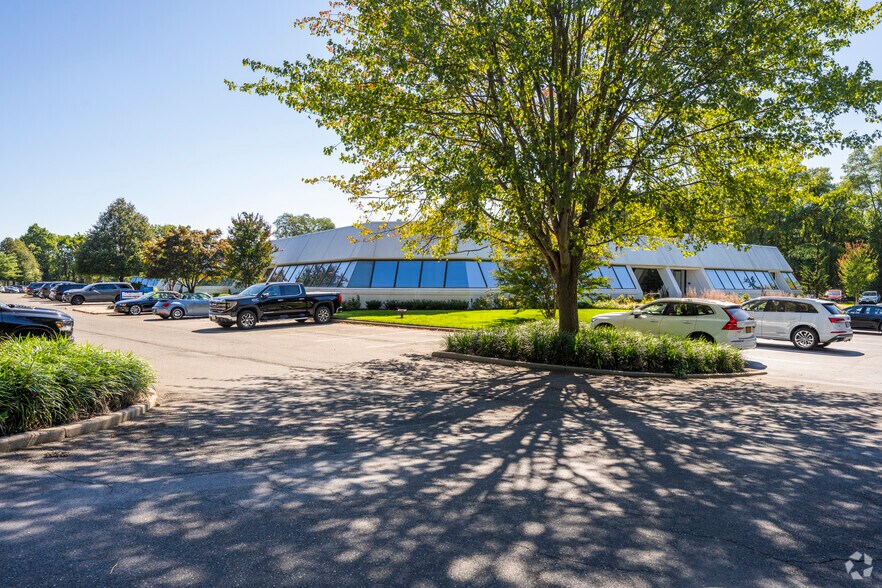 More Photos Of 1895 Walt Whitman Rd, Melville Medical For Lease