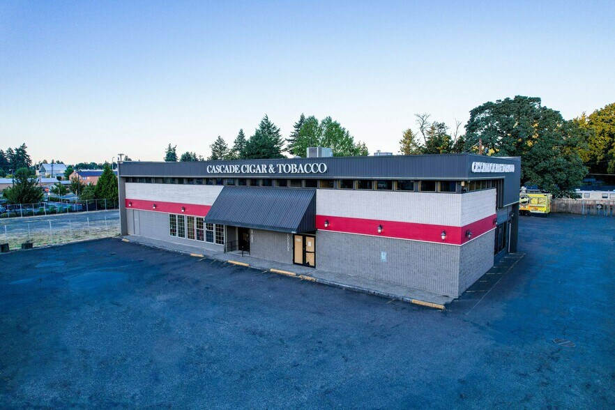 Primary Photo Of 9691 SE 82nd Ave, Happy Valley General Retail For Sale