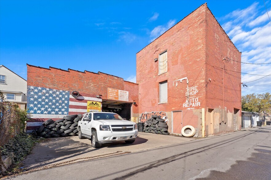 More Photos Of 2447 S Pulaski Ave, Chicago Warehouse For Sale