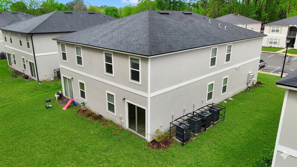 More Photos Of 7368 Mailes Ct, Jacksonville Multifamily For Sale