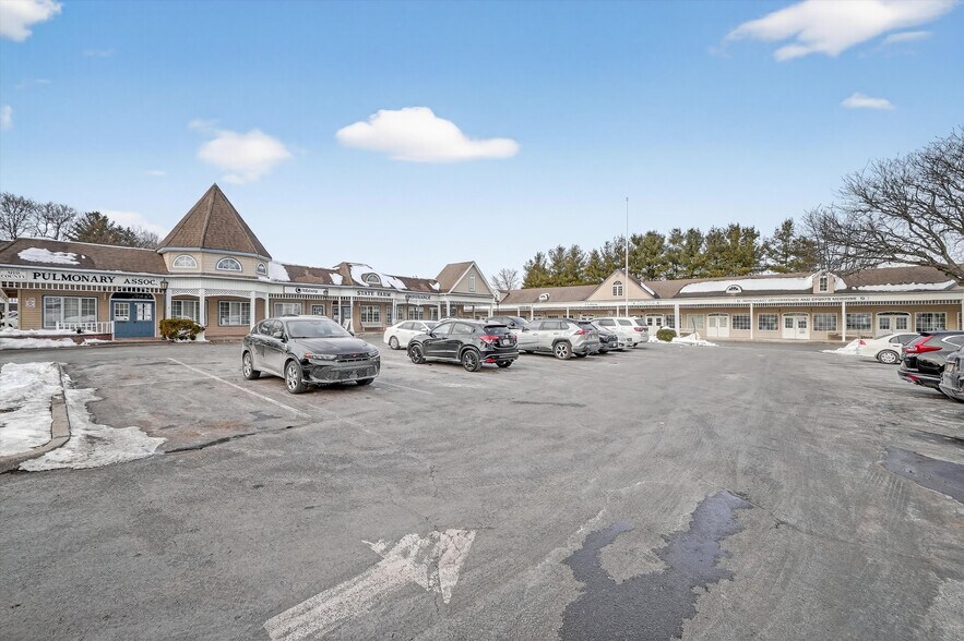 More Photos Of 24-26 Liberty Square Mall, Stony Point Office For Sale