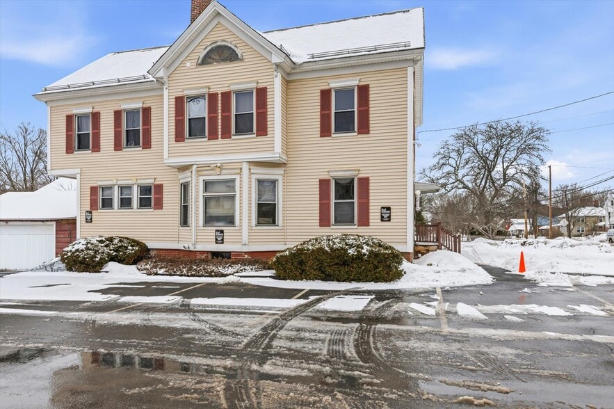 More Photos Of 32 Park Ave, Keene Office For Sale