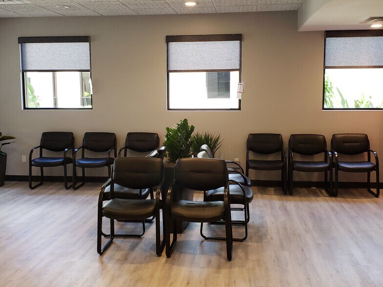 More Photos Of 604 W Warner Rd, Chandler Medical For Sale