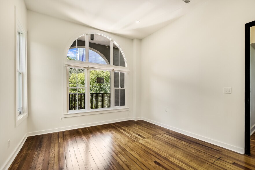 More Photos Of 702 San Antonio St, Austin Loft Creative Space For Lease