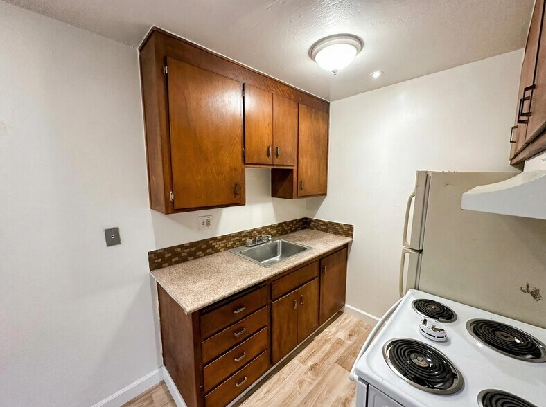 More Photos Of 2345 92nd Ave, Oakland Apartments For Sale