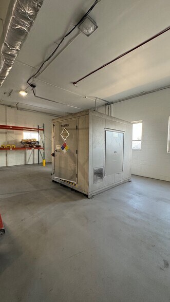 More Photos Of 236 Blackford Ave, Middlesex Warehouse For Lease