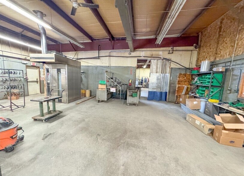 More Photos Of 4000 Technology Park Blvd, Auburn Warehouse For Lease