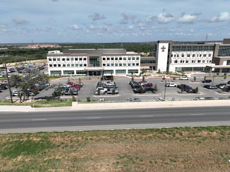 More Photos Of 3011 W Loop 1604 N, San Antonio Medical For Lease