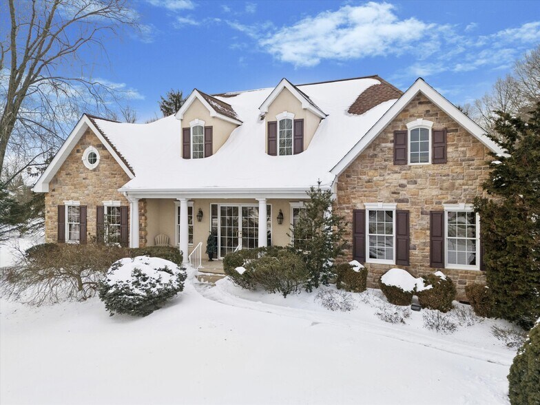 More Photos Of 326 Main St, Harleysville Office For Sale