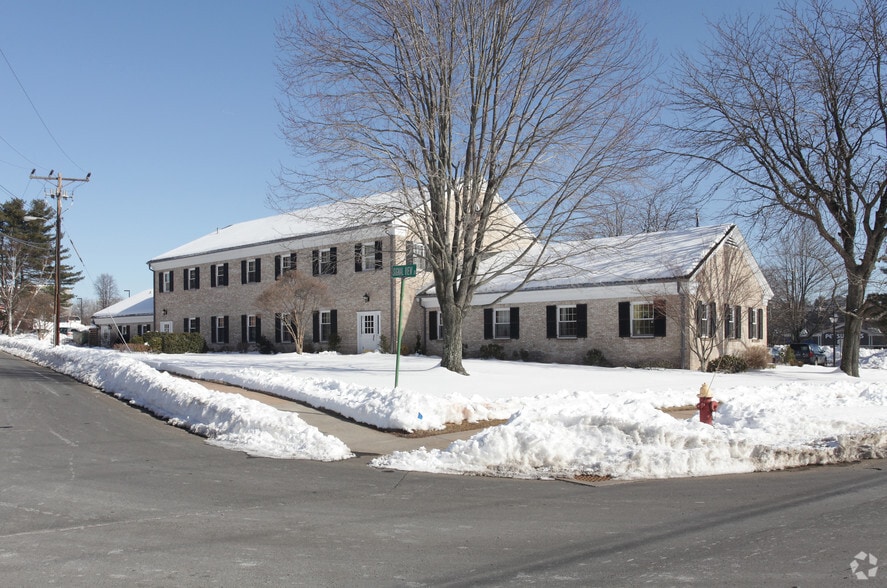 More Photos Of 1137 Silas Deane Hwy, Wethersfield Office For Sale