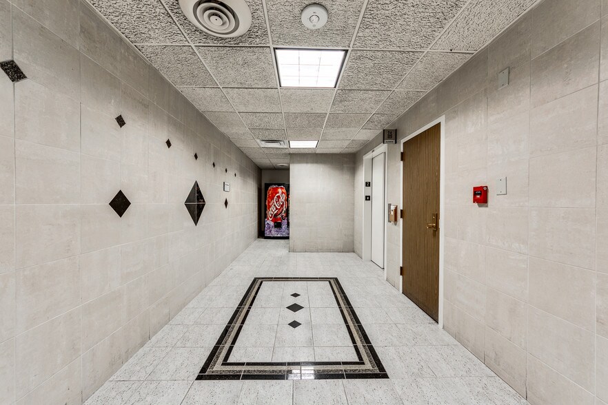 More Photos Of 8345 Walnut Hill Ln, Dallas Medical For Sale