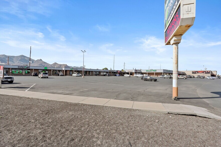 More Photos Of 9109 Dyer St, El Paso Storefront For Lease