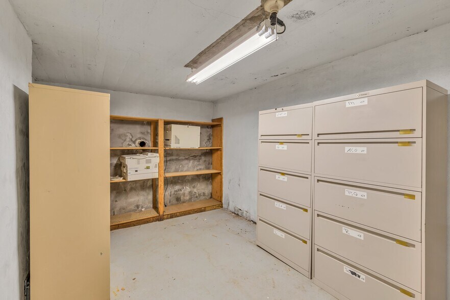 More Photos Of 110 Main St, Manchester Office Residential For Sale