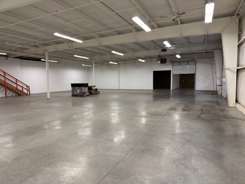 More Photos Of 11114-11158 James St, Zeeland Warehouse For Sale