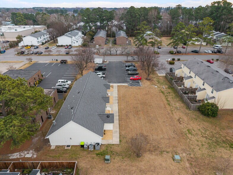 More Photos Of 125 Oakmont Dr, Greenville Office For Sale