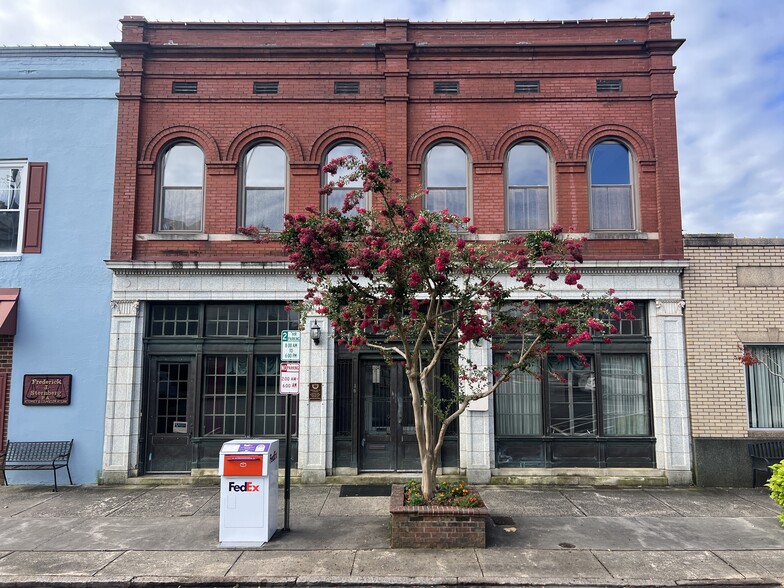 Primary Photo Of 36 SW Court Sq, Graham Storefront For Lease