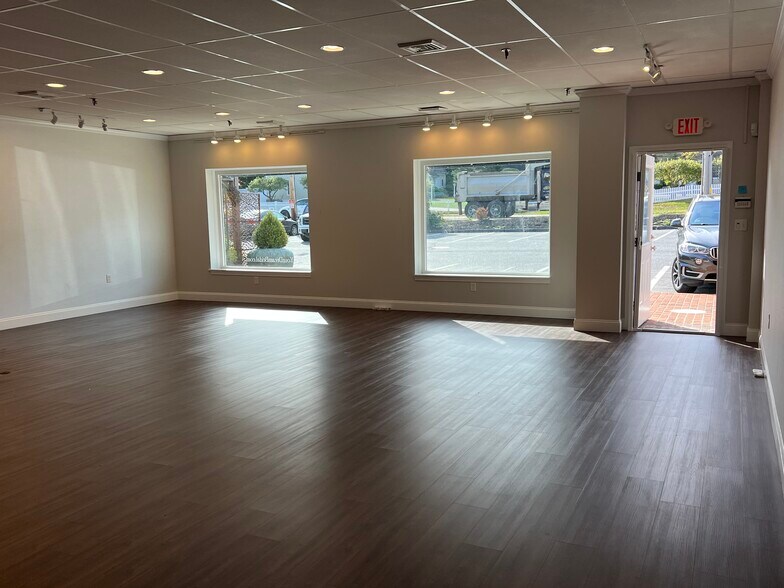 More Photos Of 730 Boston Post Rd, Sudbury Unknown For Lease