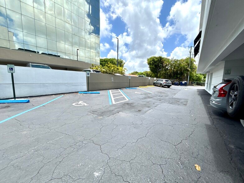 More Photos Of 2700 SW 3rd Ave, Miami Medical For Lease