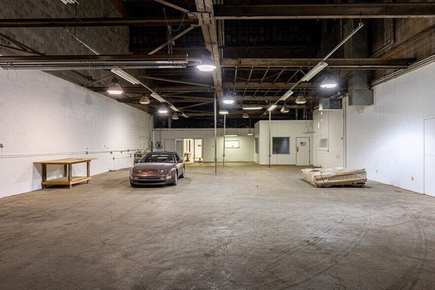 More Photos Of 1000 California Ave, Pittsburgh Warehouse For Lease