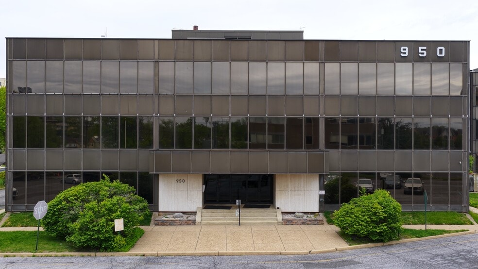 Primary Photo Of 950 N Kings Hwy, Cherry Hill Medical For Sale