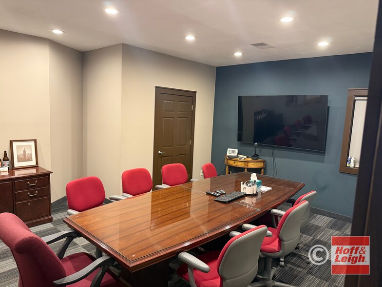 More Photos Of 1680 Industrial Pky, Brunswick Office For Sale