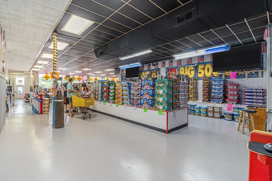 More Photos Of 625 Ocoee St, Copperhill Freestanding For Sale